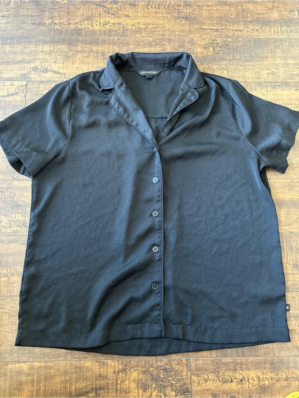 Banana Republic Black Short-Sleeve Button-Down Shirt